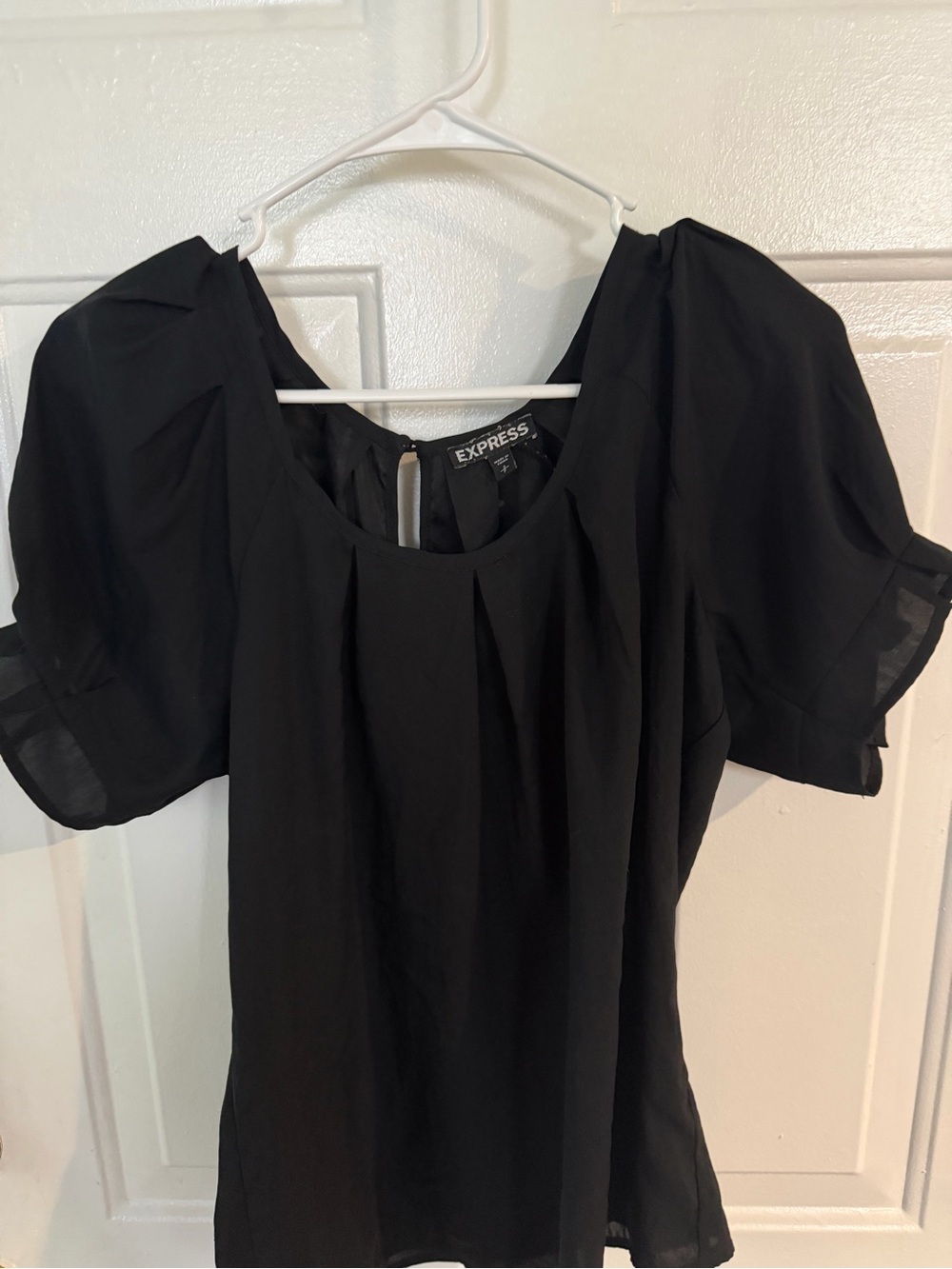 Express Black Short Puff Sleeve Pleated Blouse